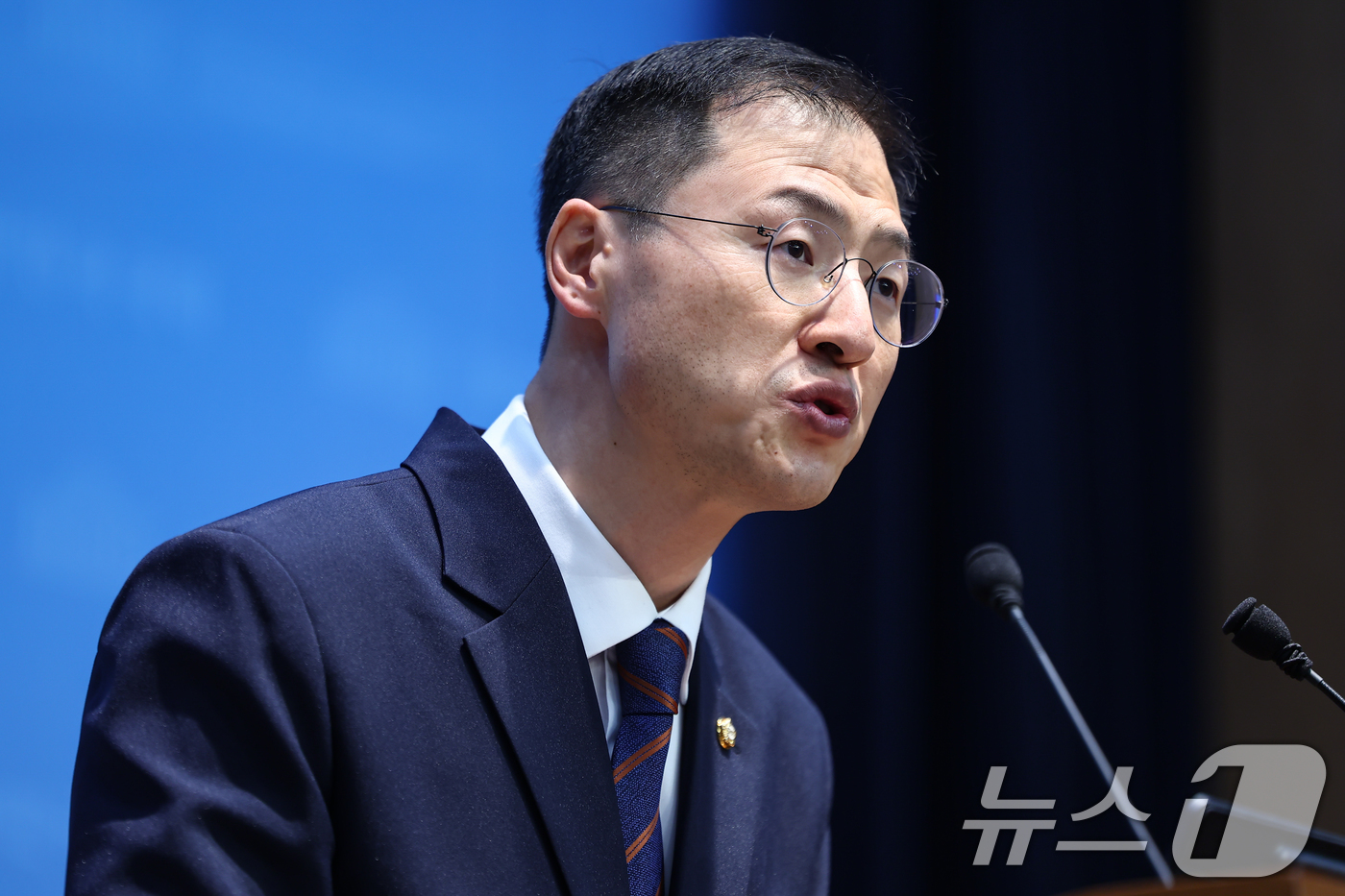 (서울=뉴스1) 김도우 기자 = 김상욱 더불어민주당 의원이 29일 서울 여의도 국회 소통관에서 의원직 사퇴 기자회견을 하고 있다. 2026.4.29/뉴스1