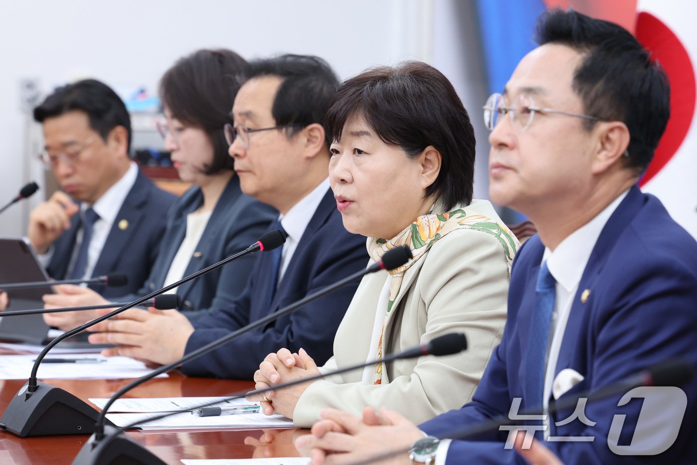 (서울=뉴스1) 신웅수 기자 = 서영교 위원장이 29일 서울 여의도 국회에서 윤석열 정치검찰 조작기소 국조특위 민주당 위원 기자간담회에서 발언하고 있다. 2026.4.29/뉴스1