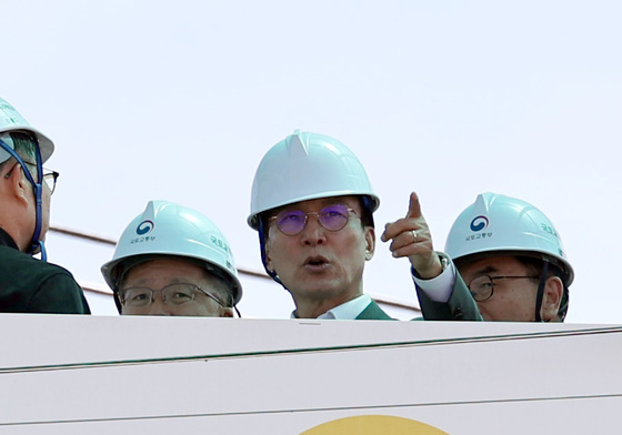 김민석 총리, 주택공급 현장점검