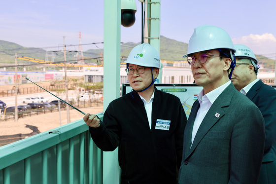 김민석 국무총리, 남양주 왕숙지구 건설 현장 점검