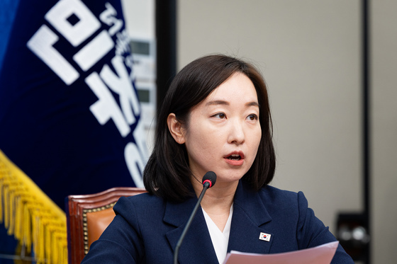 인재영입 인사말하는 전은수 전 청와대 대변인