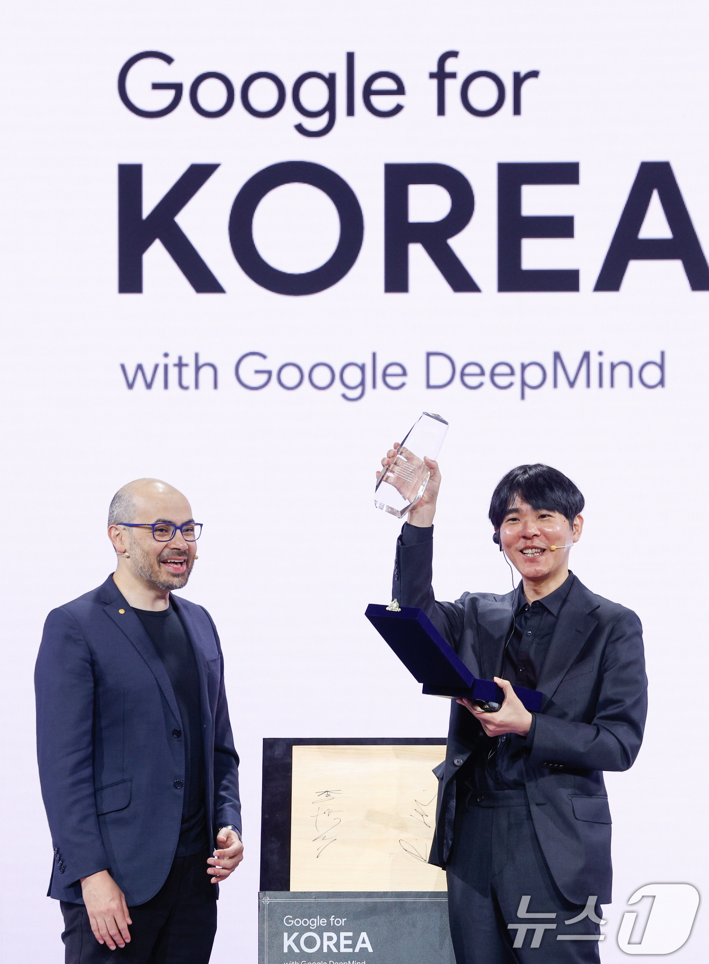 (서울=뉴스1) 안은나 기자 = 이세돌 사범이 29일 서울 중구 웨스틴조선호텔에서 열린 구글 포 코리아 2026 행사에 참석해 데미스 하사비스 구글 딥마인드 공동 창업자 및 CEO …