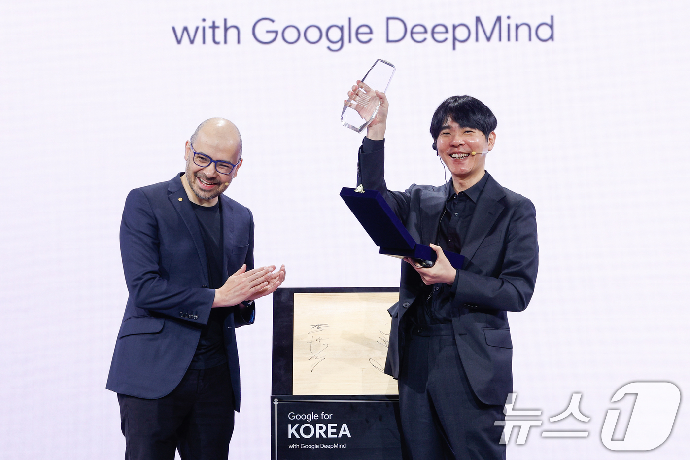 (서울=뉴스1) 안은나 기자 = 이세돌 사범이 29일 서울 중구 웨스틴조선호텔에서 열린 구글 포 코리아 2026 행사에 참석해 데미스 하사비스 구글 딥마인드 공동 창업자 및 CEO …