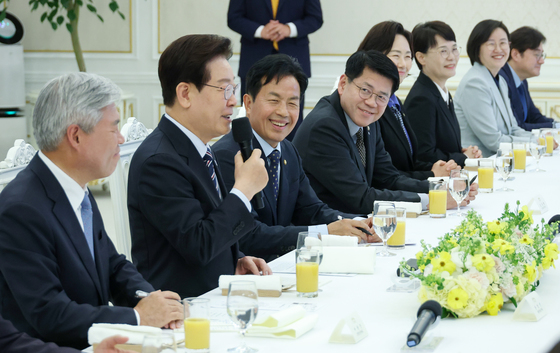 비교섭단체·무소속 의원 초청 간담회 참석한 이재명 대통령