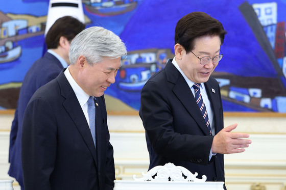 입장하는 이재명 대통령