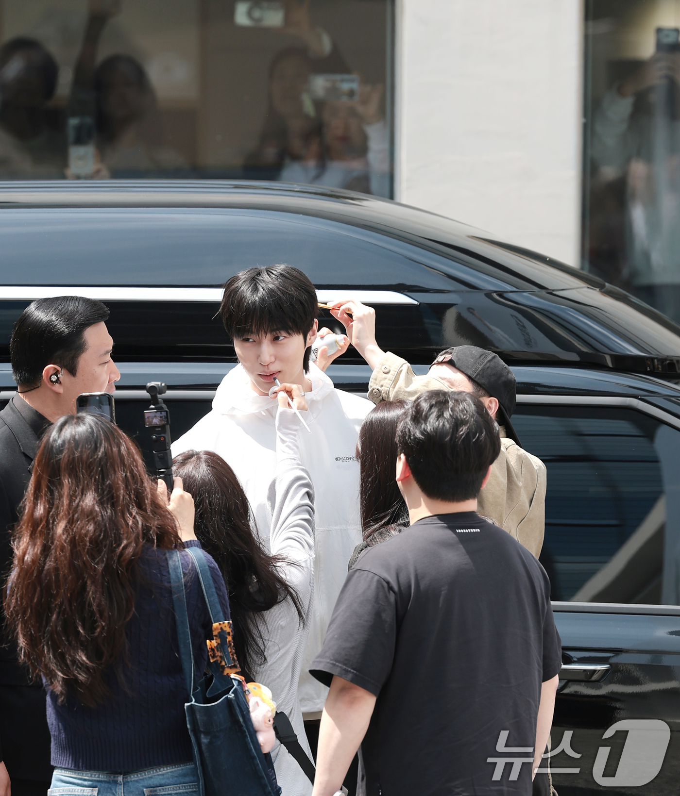 (서울=뉴스1) 권현진 기자 = 배우 변우석이 29일 서울 성동구 쎈느에서 열린 아웃도어 브랜드 디스커버리 익스페이션의 여름 시즌 브랜드 체험 행사 'DISCOVER YOUR AC …