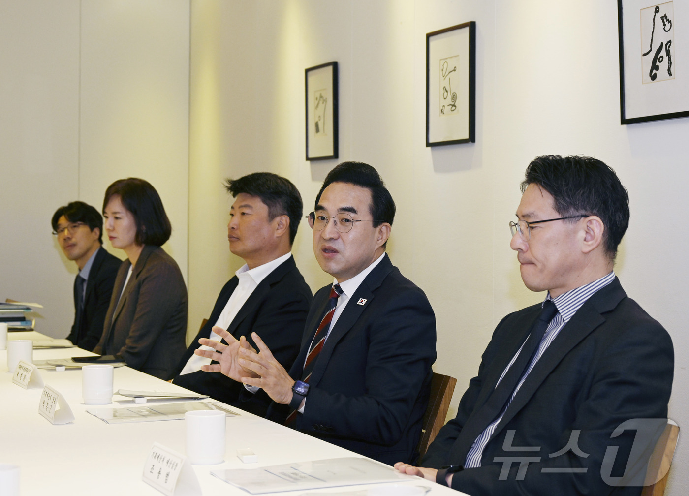 (서울=뉴스1) = 박홍근 기획예산처 장관이 29일 오후 서울 중구 컨퍼런스하우스 달개비에서 열린 재정정책자문회의 민간위원 오찬 간담회를 주재하고 있다. (기획예산처 제공. 재판매 …