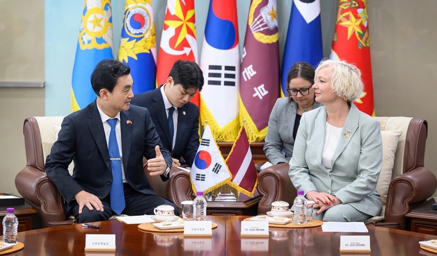 안규백, 라트비아 국회의장 접견…"'K-방산' 국방력 강화에 기여"
