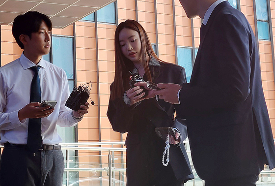 법원, '양정원 수사무마' 경찰관 보석 신청 기각…"증거 인멸 염려"