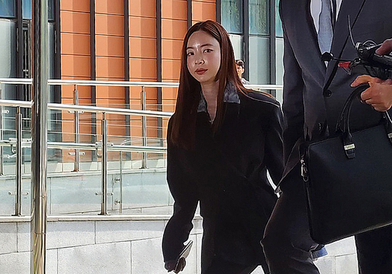 '양정원 사기 무마' 혐의 경찰관 "유흥주점 갔지만 뇌물 안 받아"