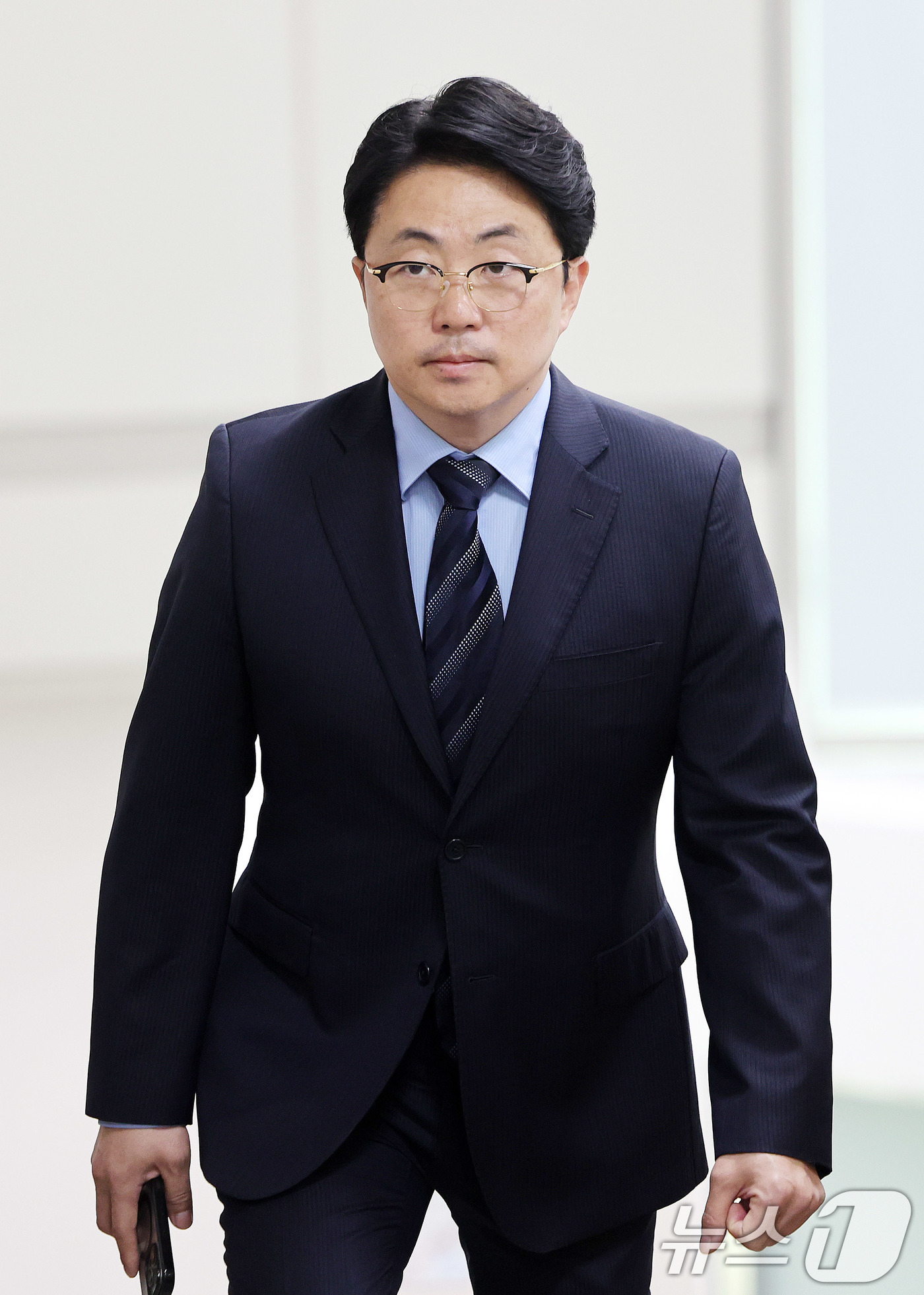 (서울=뉴스1) 박지혜 기자 = 회삿돈을 횡령한 혐의로 재판에 넘겨진 '집사 게이트' 당사자 김예성씨가 29일 서울 서초구 서울고법에서 열린 특정경제범죄 가중처벌법상 횡령 등 혐의 …