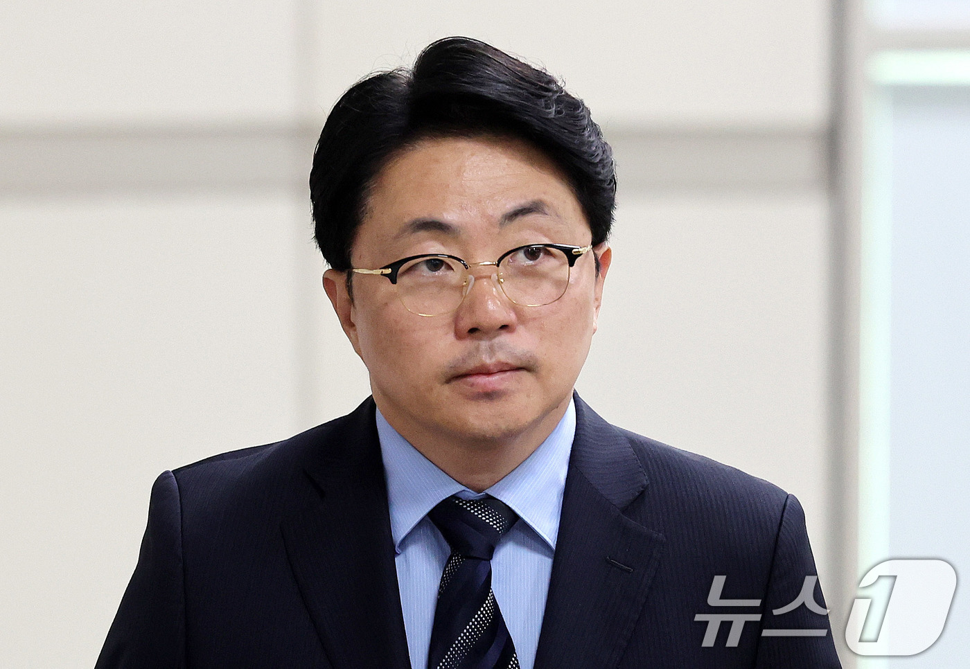 (서울=뉴스1) 박지혜 기자 = 회삿돈을 횡령한 혐의로 재판에 넘겨진 '집사 게이트' 당사자 김예성씨가 29일 서울 서초구 서울고법에서 열린 특정경제범죄 가중처벌법상 횡령 등 혐의 …