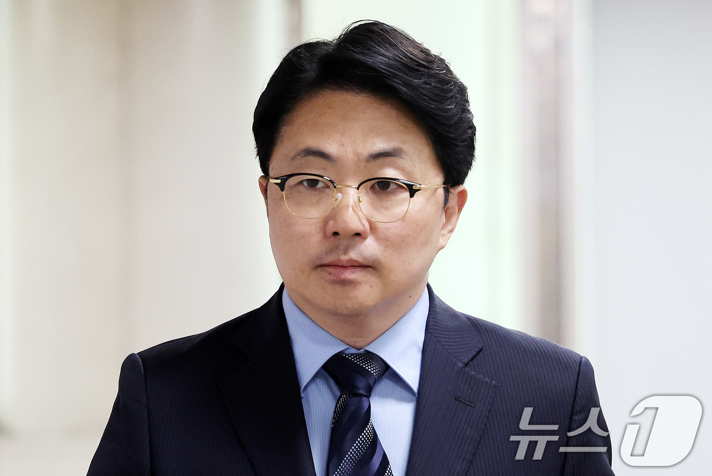 (서울=뉴스1) 박지혜 기자 = 회삿돈을 횡령한 혐의로 재판에 넘겨진 '집사 게이트' 당사자 김예성씨가 29일 서울 서초구 서울고법에서 열린 특정경제범죄 가중처벌법상 횡령 등 혐의 …