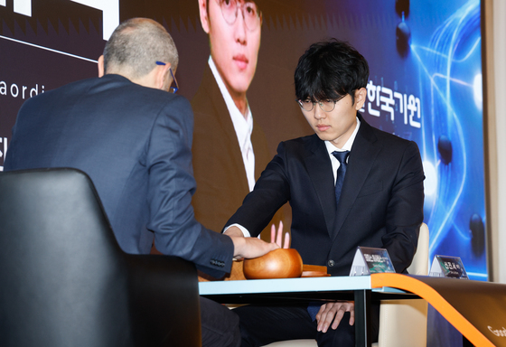 '알파고의 아버지'와 대국 펼치는 신진서 9단