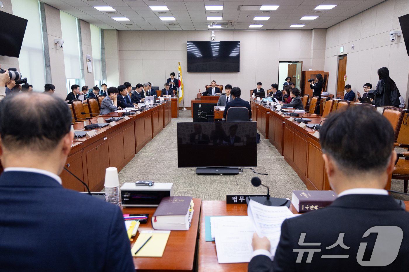 (서울=뉴스1) 유승관 기자 = 김용민 국회 법제사법위원회 법안심사제1소위원장이 29일 서울 여의도 국회에서 제434회 국회(임시회) 폐회중 열린 법제사법위원회 제3차 법안심사제1 …