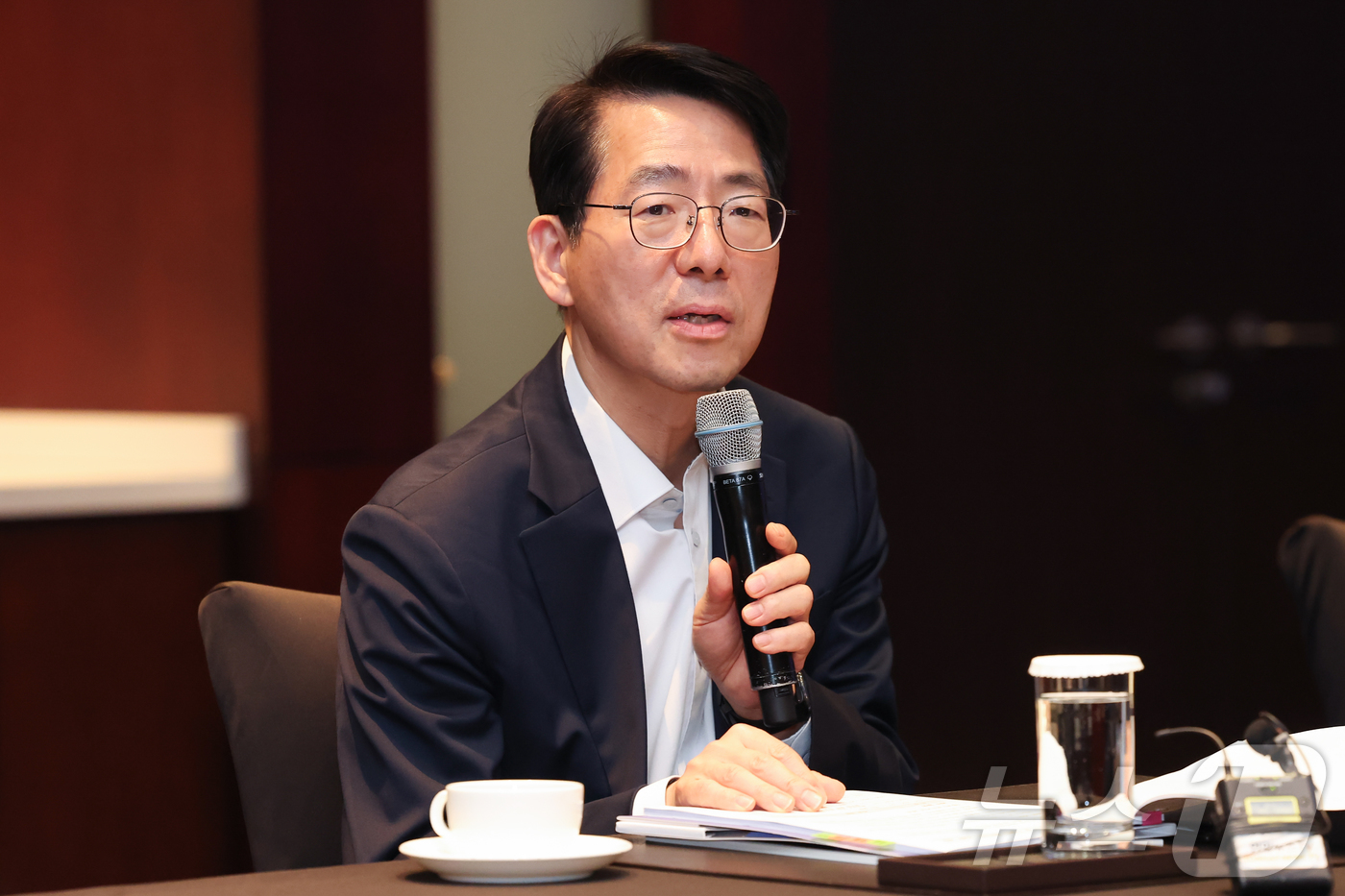 (서울=뉴스1) 이종수 인턴기자 = 황종우 해양수산부 장관이 29일 서울 중구 신라호텔 라일락룸에서 열린 ‘K-물류 협의체(TF) 및 수출입 물류지원 간담회’에서 발언하고 있다. …