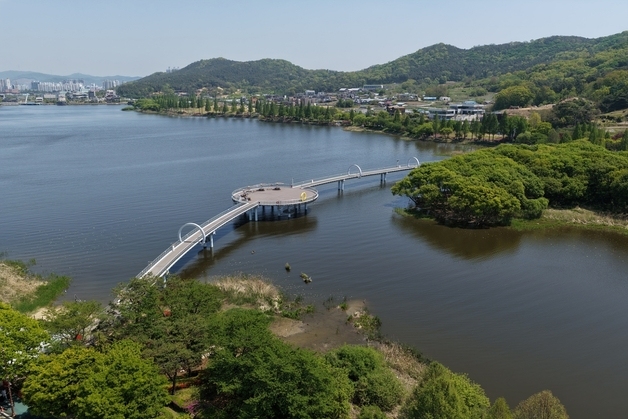 아산 신정호정원 더 가까이…'달빛누리교' 개통