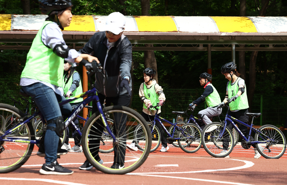 함께 배우는 자전거 타는 방법