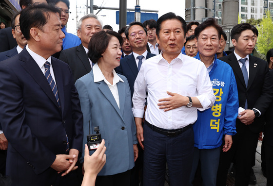 하남 덕풍시장 찾은 정청래 대표
