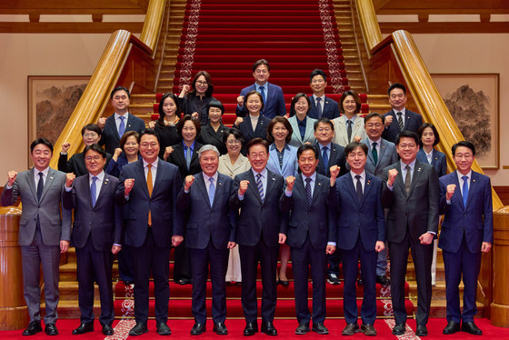 [단독] 李대통령 웃으며…"민주·국힘 없으니 분위기 부드럽네요"(종합)