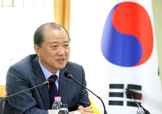 발언하는 김경회 국가교육위원회 문해력 특별위원회 위원장