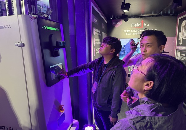 한성숙 장관, 로봇 시연에 단가까지 점검…"신산업 스타트업 성장 지원"(종합)