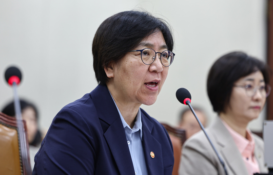 정은경 장관 "의대 입학 위해 지방 이사? 권하지 않아"