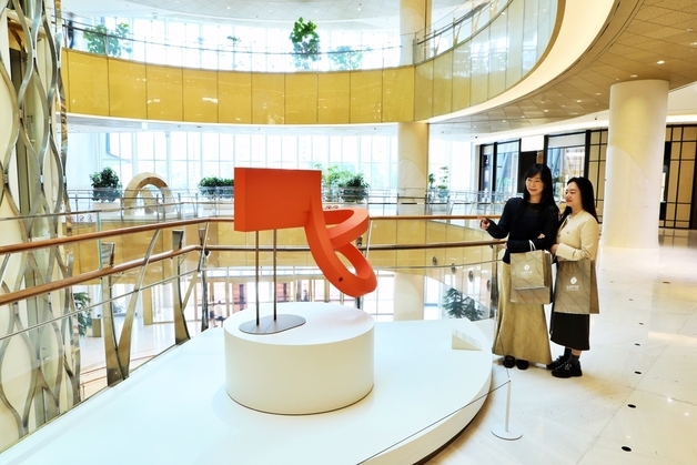 명동 이어 잠실까지…롯데百, 아트 플래그십 2호점 출격