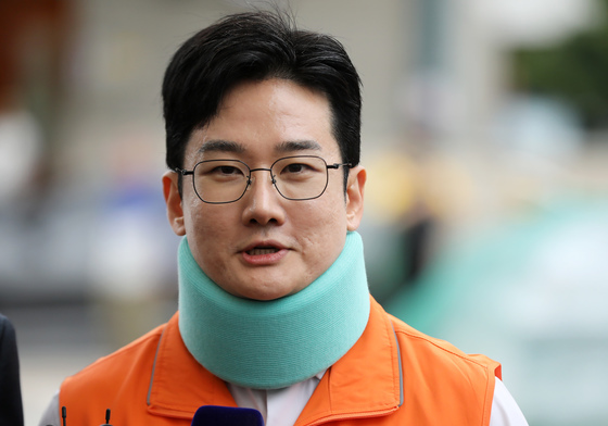 정이한 개혁신당 후보에 '커피 투척' 30대 구속영장 기각
