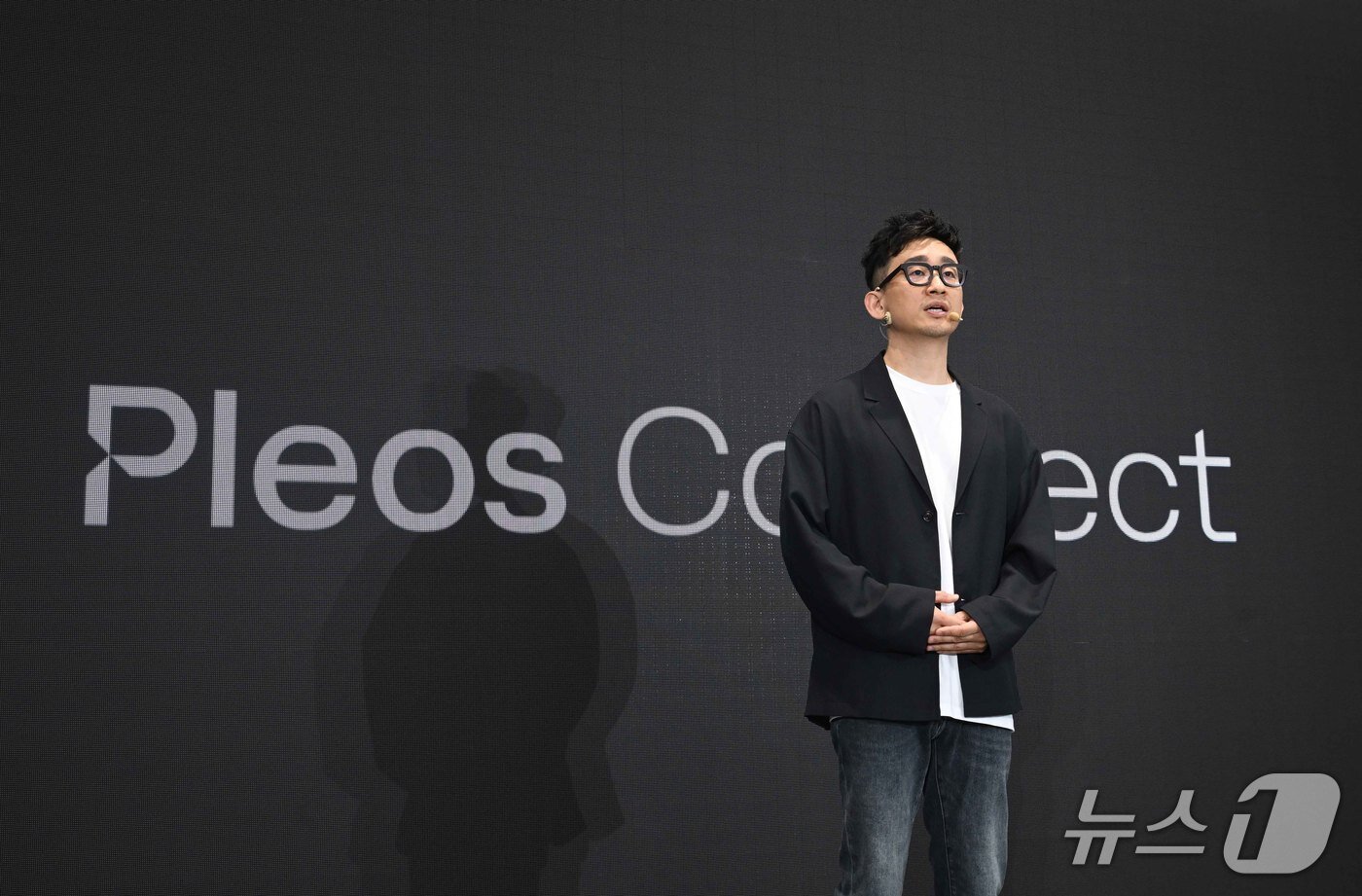 본문 이미지 - 이종원 현대차그룹 피처앤CCS사업부 전무가 29일 서울 강남의 그룹 UX스튜디오에서 열린 '플레오스 커넥트' 미디어 행사에서 차세대 인포테인먼트 시스템 플레오스 커넥트를 소개하고 있다. 2026.4.29.