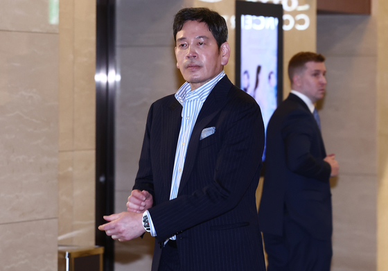 "땡스 투 YJ"…정용진 회장, 아내 콘서트서 '특급 외조'(종합)