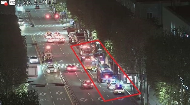 "또 버스가 신호등 돌진"…"시동 껐는데 저절로 움직여"