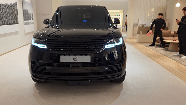 "나만의 레인지로버 만든다"…한국에 '세계 첫 CI' 비스포크 도입