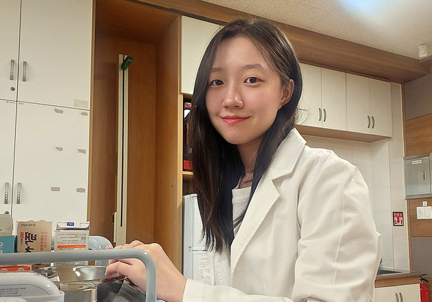 "준비하고 두드리세요"…3번 도전 끝 보건교사 꿈 이룬 청년