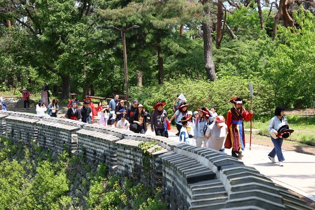 "390년 전 조선 군사 돼 볼까"…경기도, 남한산성서 체험·교육 축제