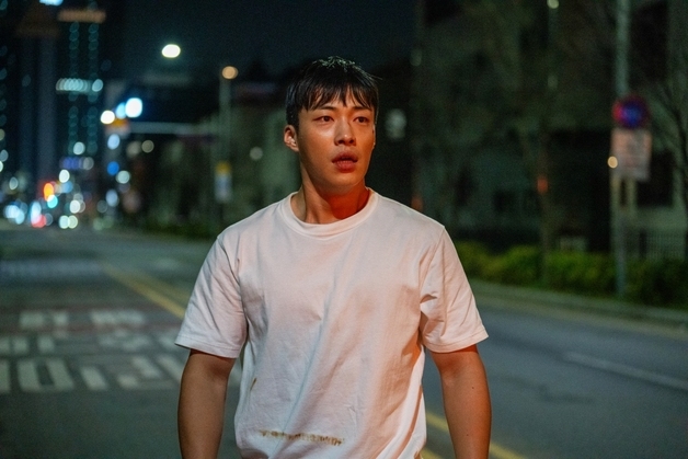 우도환 '메인코' 이어 '사냥개들2' 공개…글로벌 OTT 활약