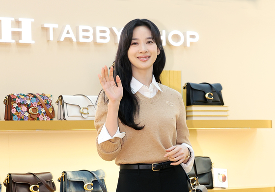 이청아, 아름다운 미소