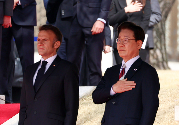 국민의례하는 이재명 대통령