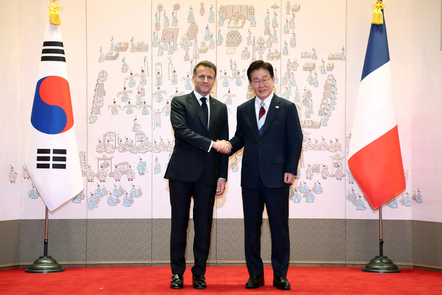 기념 촬영하는 한·프랑스 정상