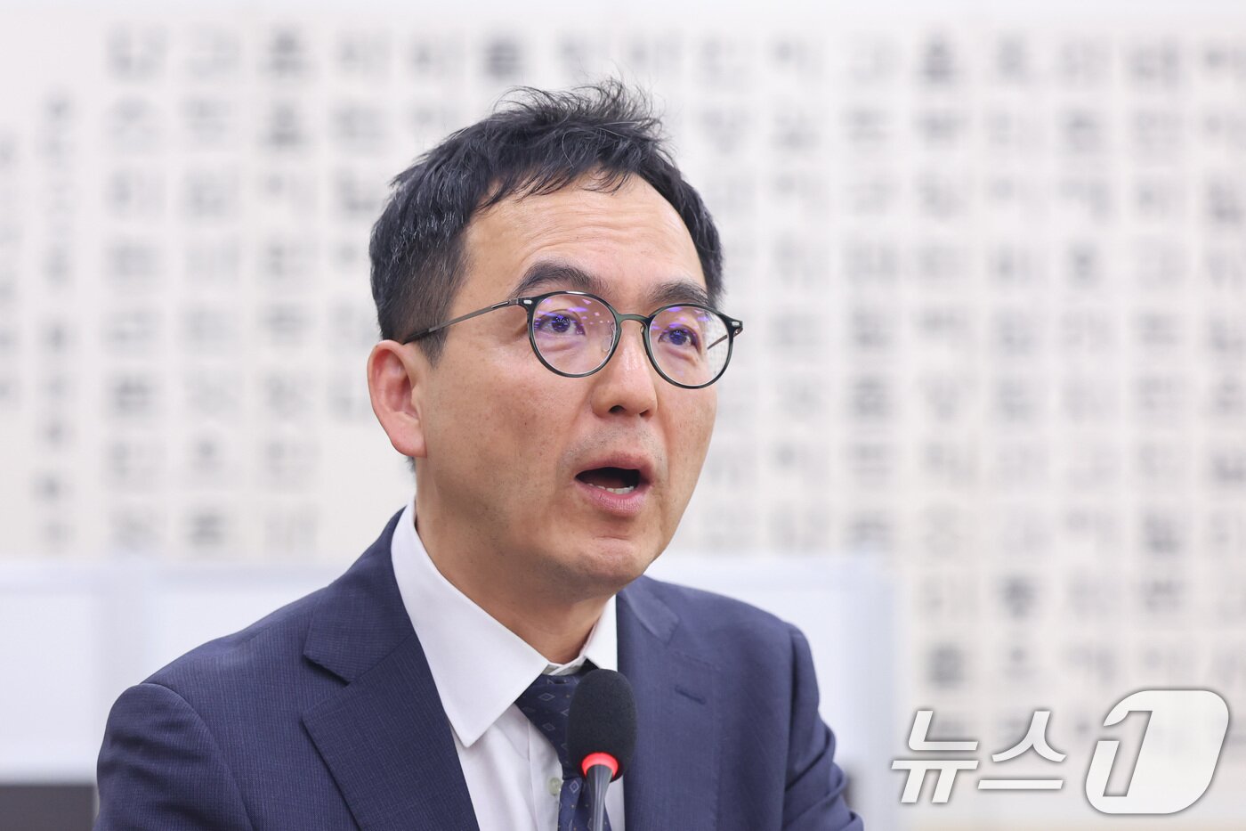 본문 이미지 - 구자현 검찰총장 직무대행이 3일 서울 여의도 국회에서 열린 윤석열정권정치검찰조작기소의혹사건진상규명국정조사특별위원회 전체회의에서 발언하고 있다. 2026.4.3 ⓒ 뉴스1 신웅수 기자