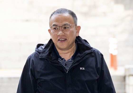 '여론조사비 대납' 재판 증인 출석하는 명태균