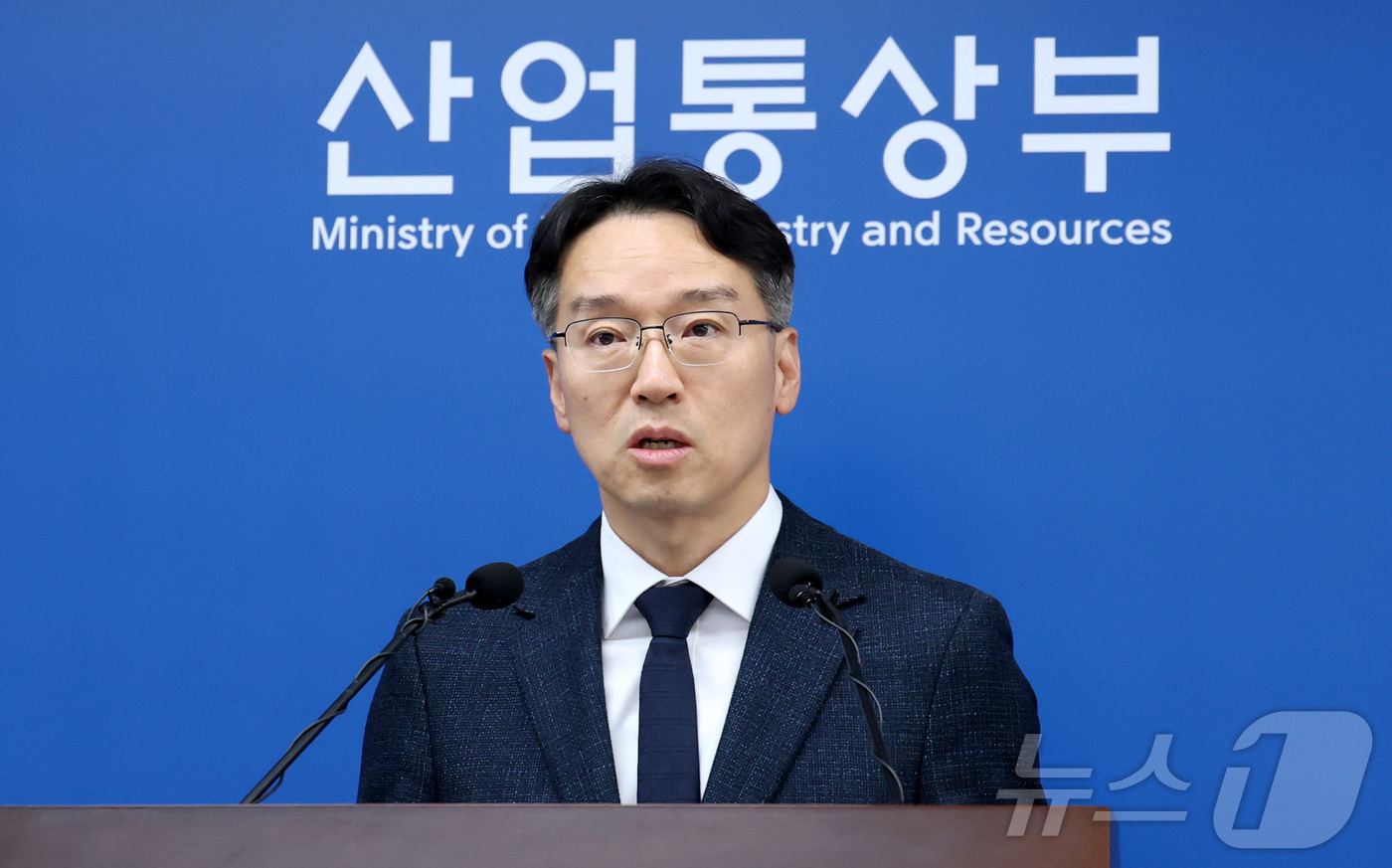 (세종=뉴스1) 김기남 기자 = 남명우 산업통상부 투자정책관이 3일 세종시 정부세종청사에서 2026년 1분기 외국인직접투자 동향을 발표하고 있다.2026년 1분기 외국인직접투자 신 …