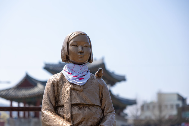 "무능했던 조선, 일본 식민 지배 덕분에 잘 살아" 뜬금없는 주장 '몰매'