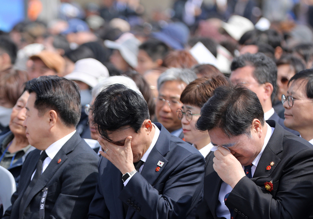 김민석·우원식, 4·3 유족 사연에 '눈물'