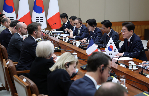 확대 정상회담 갖는 한-프랑스 정상