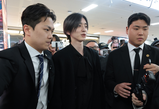 미치에다 슌스케, 팬들 환호 속 입국