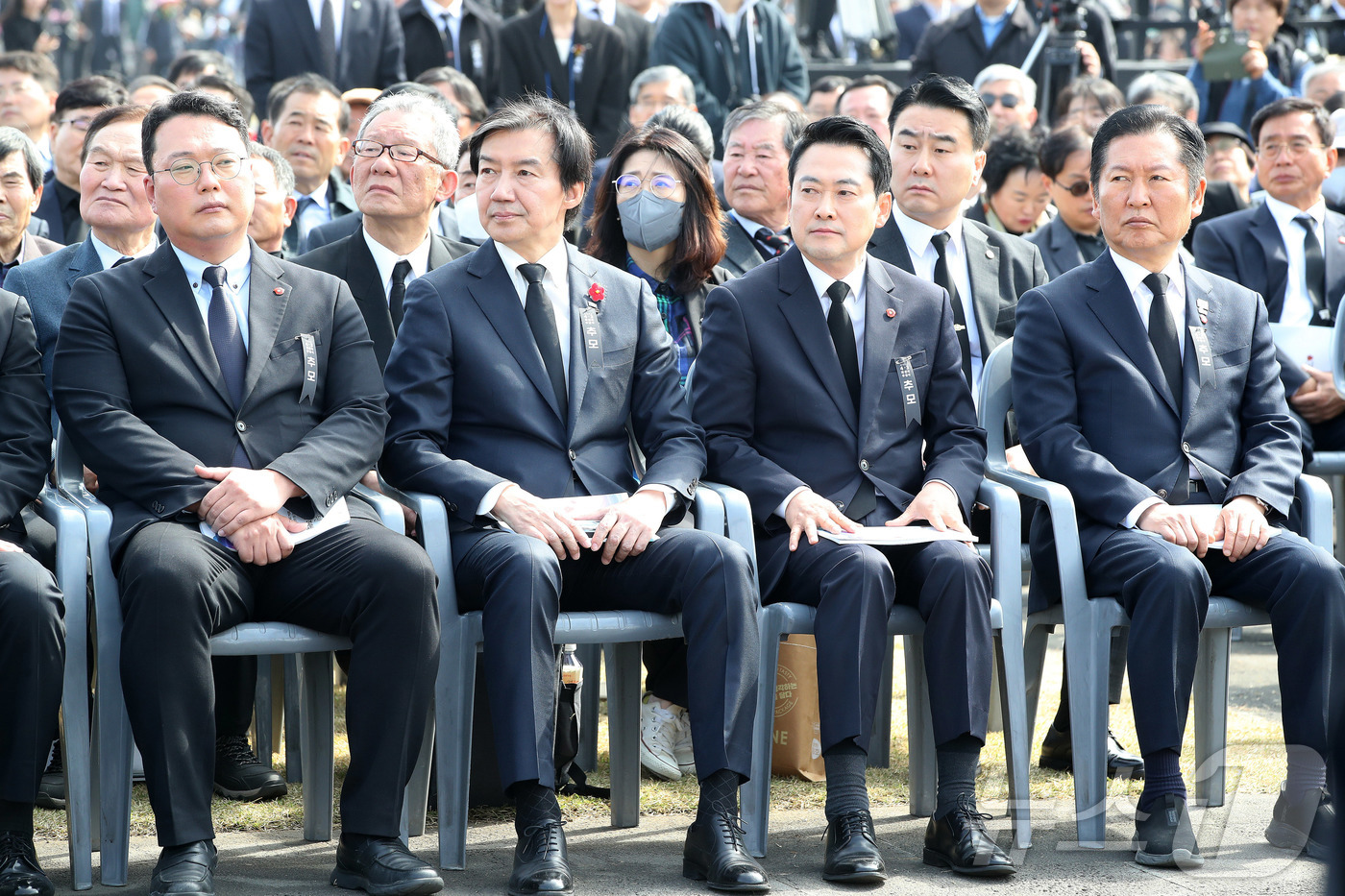 (제주=뉴스1) 강승남 기자 = 천하람 개혁신당 대표(왼쪽부터), 조국 조국혁신당 대표, 장동혁 국민의힘 대표, 정청래 더불어민주당 대표가 3일 오전 제주4·3평화공원에서 열린 제 …