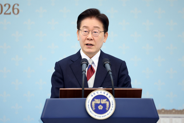 李대통령 "한반도 평화 위한 신뢰 회복 필요…북미 대화 다시 열려야"