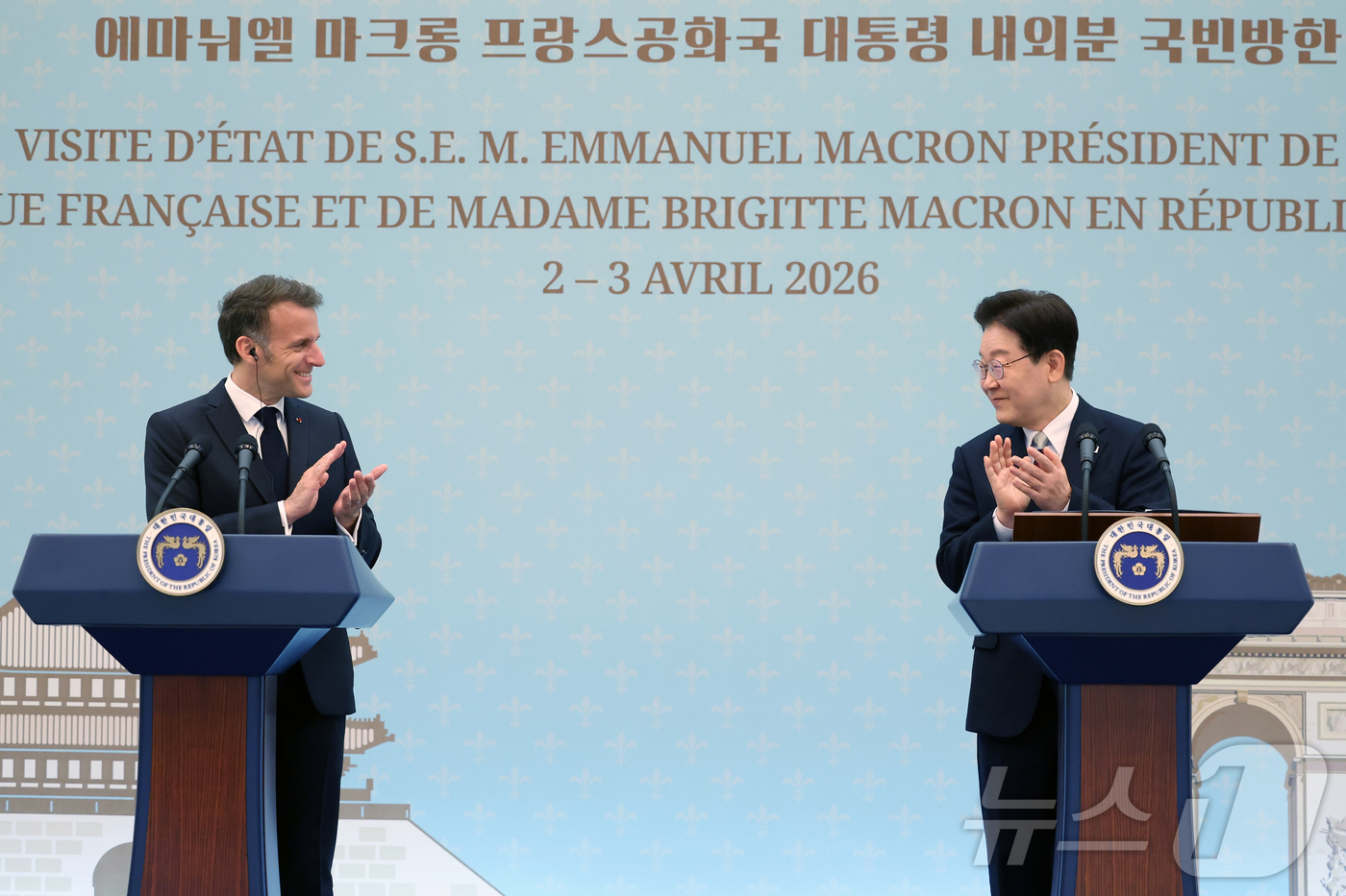 (서울=뉴스1) 허경 기자 = 이재명 대통령과 에마뉘엘 마크롱 프랑스 대통령이 3일 청와대에서 공동언론발표를 하고 있다. 2026.4.3/뉴스1