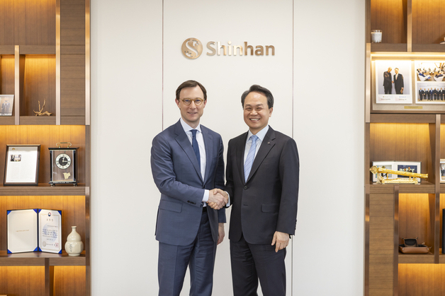 진옥동 신한금융 회장, 비자 경영진 만나 AX·디지털자산 협력 논의